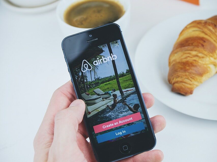 Airbnb mise sur l’exclusivité des expériences avec la collection Icons